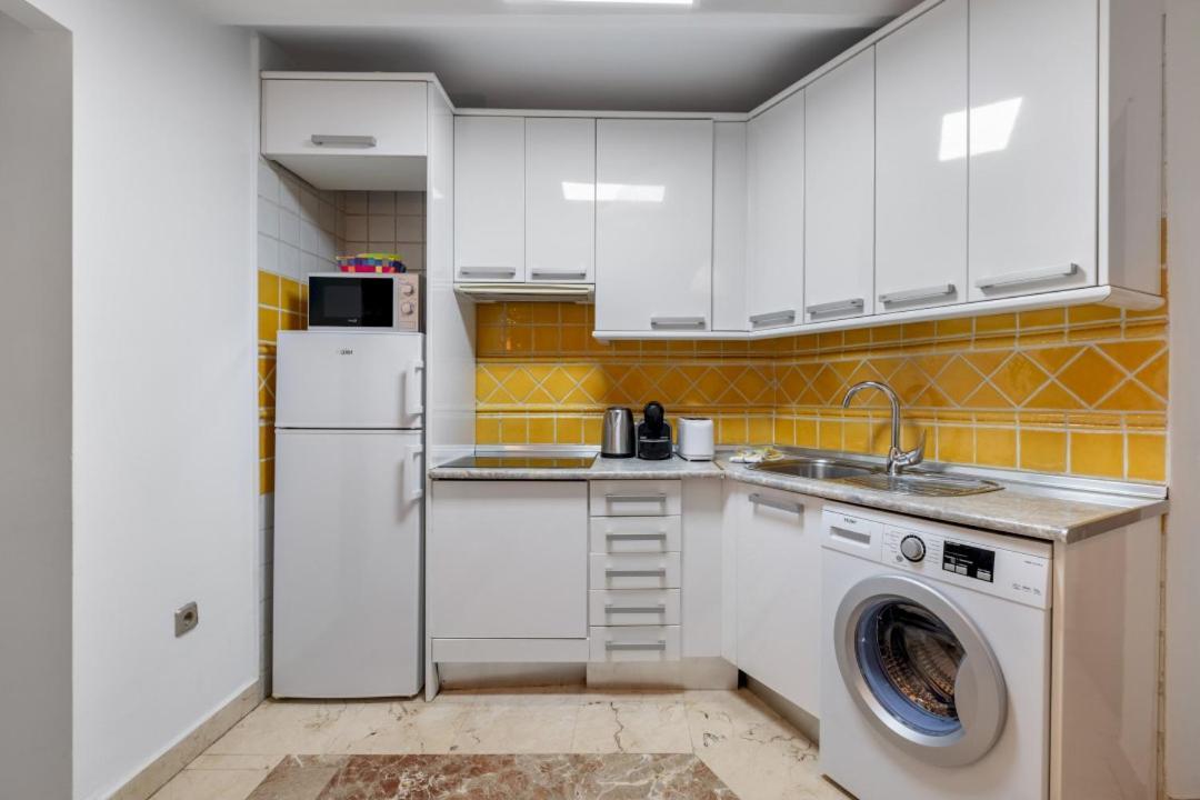2 Bedroom 1 Bathroom Furnished - Sol - Cozy Vintage - Mintystay Madrid Kültér fotó