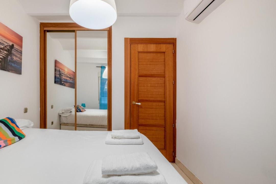 2 Bedroom 1 Bathroom Furnished - Sol - Cozy Vintage - Mintystay Madrid Kültér fotó